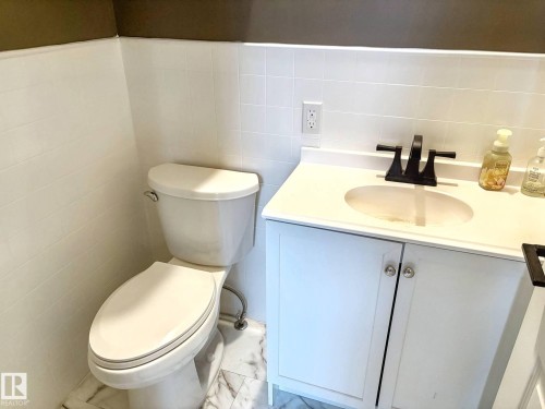 5025 54 Street, Glendon, AB - Indoor Photo Showing Bathroom