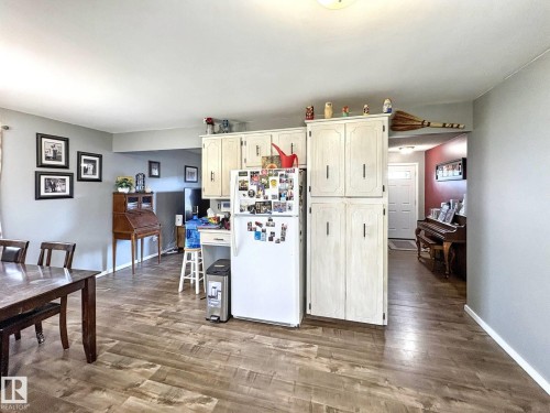5025 54 Street, Glendon, AB - Indoor