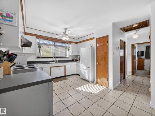 7214 78 Avenue, Edmonton, AB - Indoor Photo Showing Kitchen With Double Sink