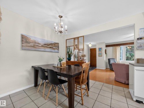 7214 78 Avenue, Edmonton, AB - Indoor Photo Showing Dining Room