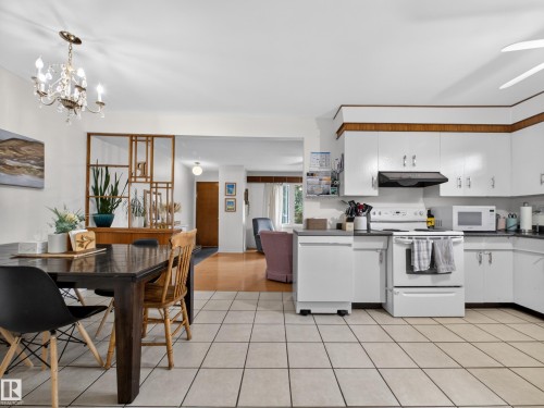 7214 78 Avenue, Edmonton, AB - Indoor Photo Showing Kitchen