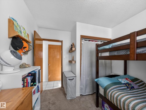 7214 78 Avenue, Edmonton, AB - Indoor Photo Showing Bedroom