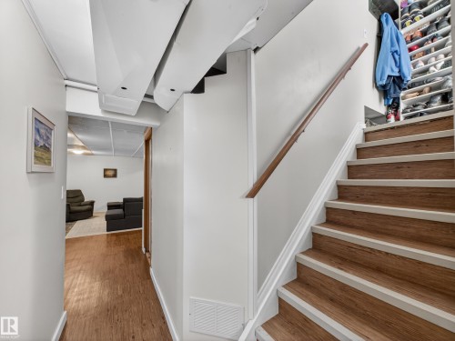 7214 78 Avenue, Edmonton, AB - Indoor Photo Showing Other Room