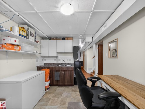 7214 78 Avenue, Edmonton, AB - Indoor Photo Showing Laundry Room
