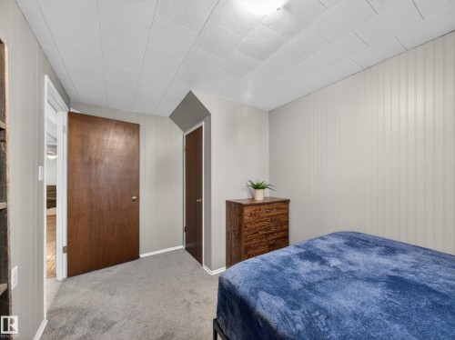 7214 78 Avenue, Edmonton, AB - Indoor Photo Showing Bedroom