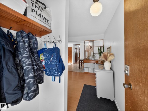 7214 78 Avenue, Edmonton, AB - Indoor Photo Showing Other Room