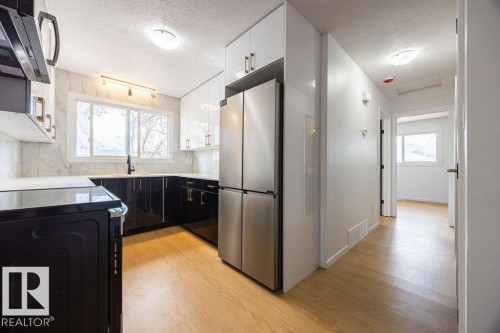 12822 123 Street, Edmonton, AB - Indoor Photo Showing Kitchen