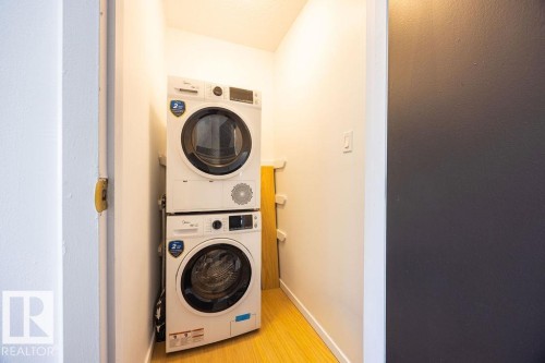 12822 123 Street, Edmonton, AB - Indoor Photo Showing Laundry Room
