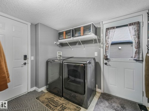 224 Hyndman Crescent, Edmonton, AB - Indoor Photo Showing Laundry Room