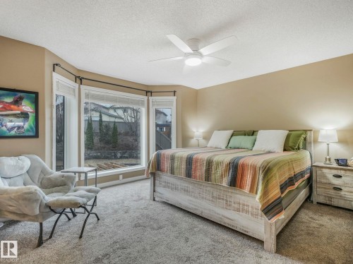 224 Hyndman Crescent, Edmonton, AB - Indoor Photo Showing Bedroom