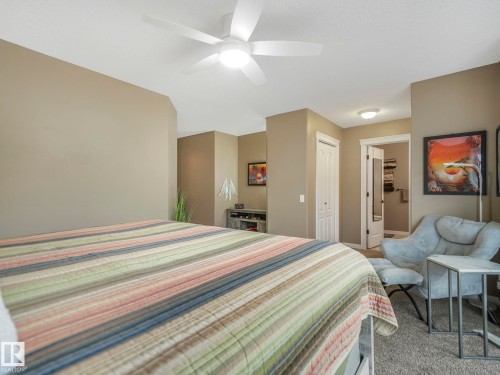 224 Hyndman Crescent, Edmonton, AB - Indoor Photo Showing Bedroom