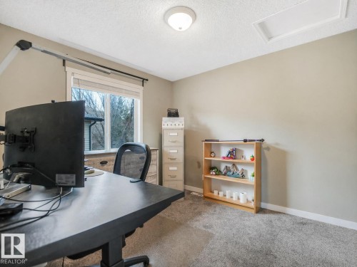 224 Hyndman Crescent, Edmonton, AB - Indoor Photo Showing Office