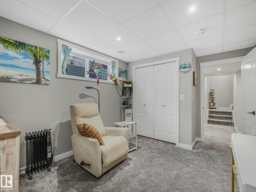 224 Hyndman Crescent, Edmonton, AB - Indoor