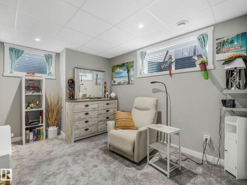 224 Hyndman Crescent, Edmonton, AB - Indoor