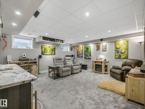 224 Hyndman Crescent, Edmonton, AB - Indoor