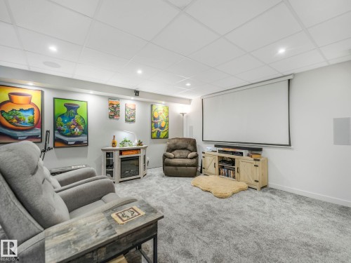 224 Hyndman Crescent, Edmonton, AB - Indoor