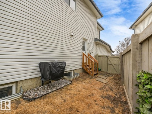 224 Hyndman Crescent, Edmonton, AB - Outdoor With Exterior