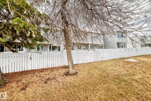75 Amberly Court, Edmonton, AB - Outdoor