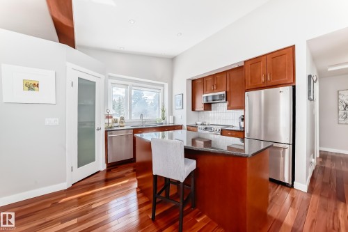 10811 43 Avenue, Edmonton, AB - Indoor Photo Showing Kitchen With Stainless Steel Kitchen