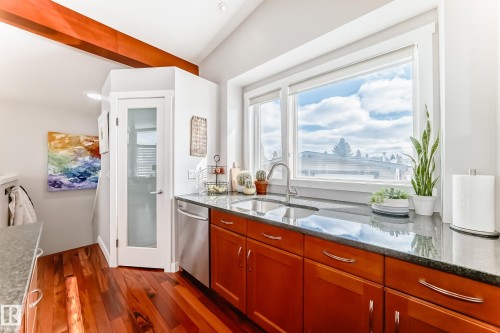 10811 43 Avenue, Edmonton, AB - Indoor Photo Showing Kitchen With Double Sink