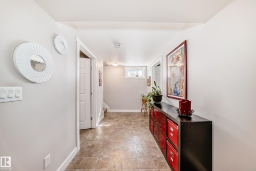 10811 43 Avenue, Edmonton, AB - Indoor Photo Showing Other Room