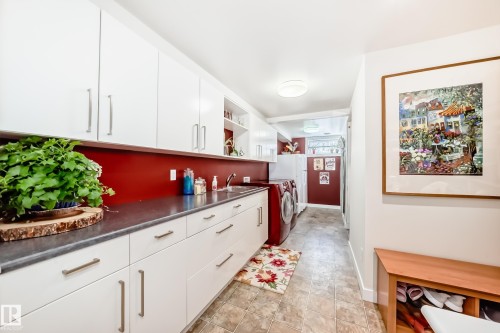 10811 43 Avenue, Edmonton, AB - Indoor