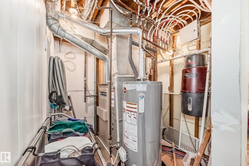 10811 43 Avenue, Edmonton, AB - Indoor Photo Showing Basement