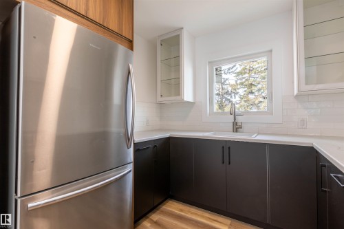 57308 Range Road 251, Rural Sturgeon County, AB - Indoor Photo Showing Kitchen