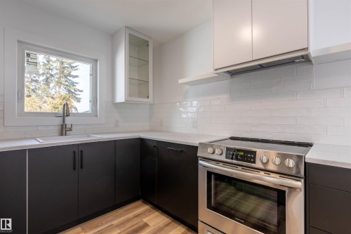 57308 Range Road 251, Rural Sturgeon County, AB - Indoor Photo Showing Kitchen