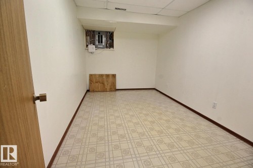 8146 27 Avenue, Edmonton, AB - Indoor