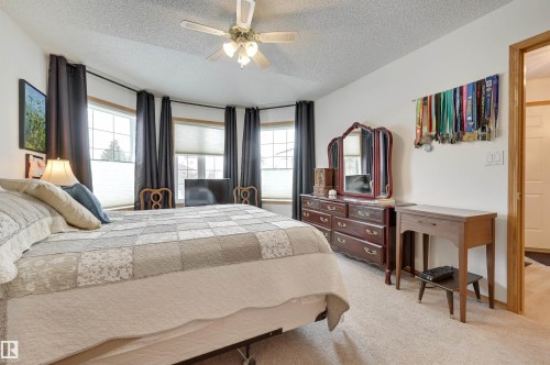 38 Highland Crescent, St. Albert, AB - Indoor Photo Showing Bedroom