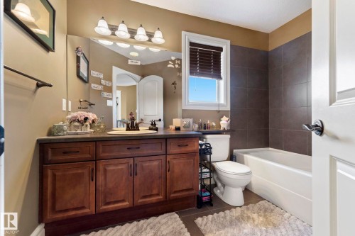 2011 126 Street, Edmonton, AB - Indoor Photo Showing Bathroom