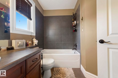 2011 126 Street, Edmonton, AB - Indoor Photo Showing Bathroom
