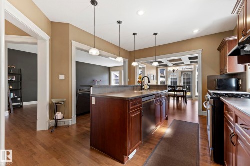 2011 126 Street, Edmonton, AB - Indoor Photo Showing Kitchen