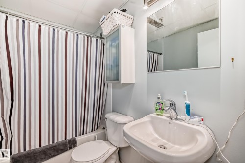 1207 10024 Jasper Avenue, Edmonton, AB - Indoor Photo Showing Bathroom