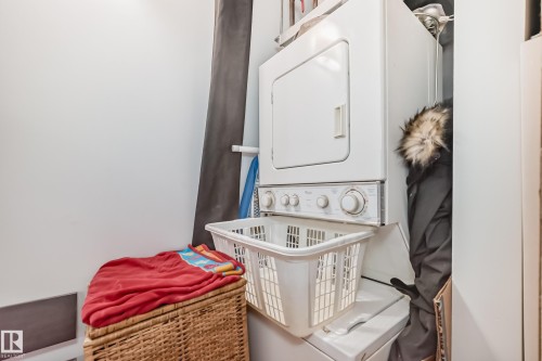 1207 10024 Jasper Avenue, Edmonton, AB - Indoor Photo Showing Laundry Room