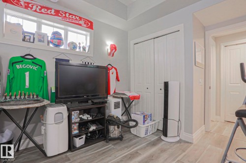 18 2565 Hanna Crescent, Edmonton, AB - Indoor Photo Showing Other Room