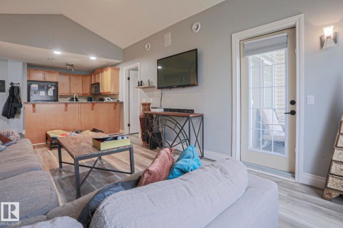 18 2565 Hanna Crescent, Edmonton, AB - Indoor