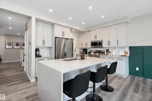 46 Chelles Wynd, St. Albert, AB - Indoor Photo Showing Kitchen With Double Sink With Upgraded Kitchen