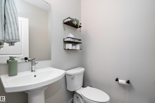 46 Chelles Wynd, St. Albert, AB - Indoor Photo Showing Bathroom