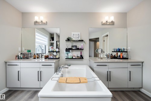 46 Chelles Wynd, St. Albert, AB - Indoor Photo Showing Bathroom