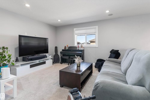 18096 89 Street, Edmonton, AB - Indoor Photo Showing Living Room