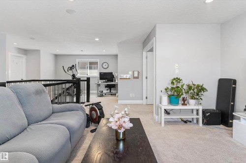18096 89 Street, Edmonton, AB - Indoor Photo Showing Living Room