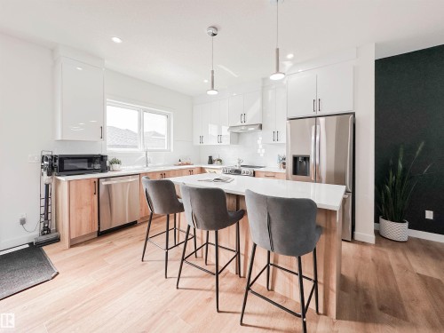 35 Chelles Wynd, St. Albert, AB - Indoor Photo Showing Kitchen With Stainless Steel Kitchen With Upgraded Kitchen
