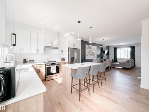 35 Chelles Wynd, St. Albert, AB - Indoor Photo Showing Kitchen With Stainless Steel Kitchen With Upgraded Kitchen