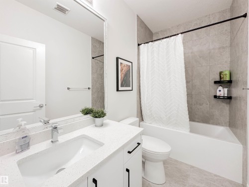 35 Chelles Wynd, St. Albert, AB - Indoor Photo Showing Bathroom