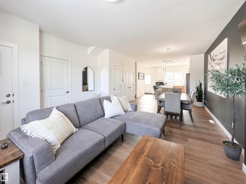35 Chelles Wynd, St. Albert, AB - Indoor Photo Showing Living Room