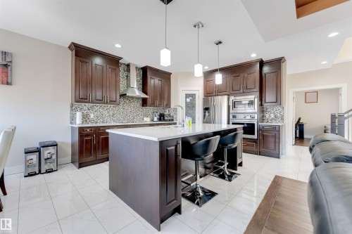 1943 Adamson Terrace, Edmonton, AB - Indoor Photo Showing Kitchen With Upgraded Kitchen