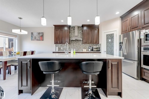 1943 Adamson Terrace, Edmonton, AB - Indoor Photo Showing Kitchen With Upgraded Kitchen