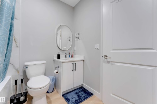 1943 Adamson Terrace, Edmonton, AB - Indoor Photo Showing Bathroom